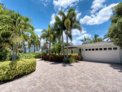 Kauai Luxury At Its Finest Walk to Beaches Six Bedrooms